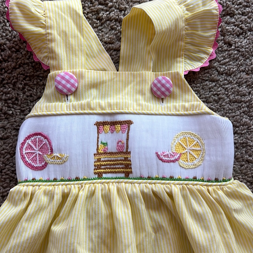 Lemonade stand smock